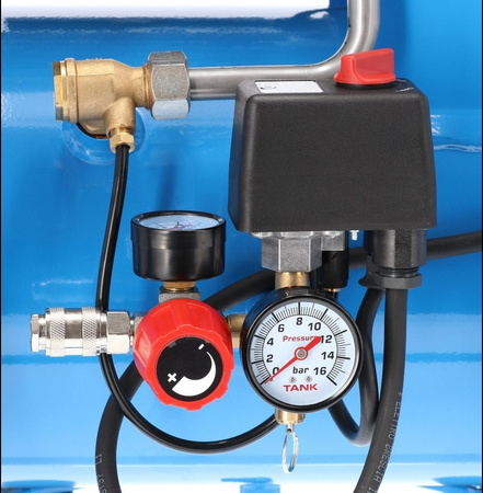 Kompresor AIRPRESS LM 25-410 10 bar 3 KM/2.2 kW 328 l/min 25l